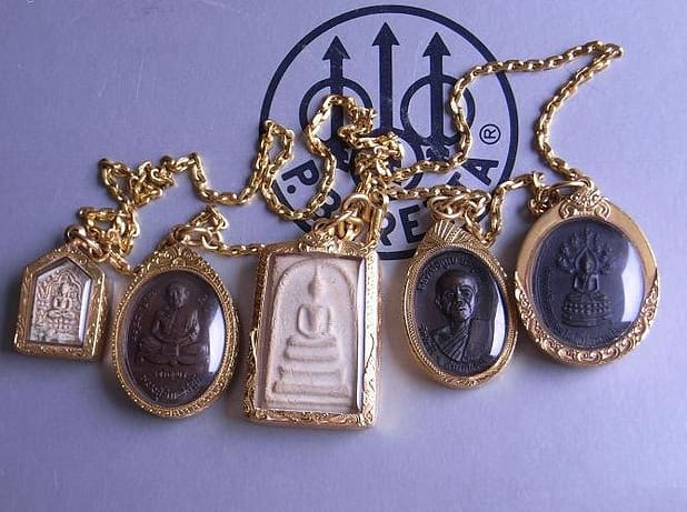 ข้อห้ามการแขวนพระ